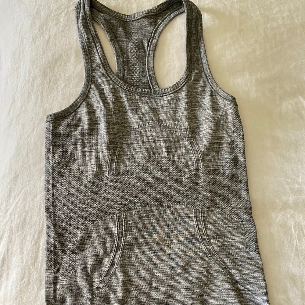 Lululemon Swiftly Tech Racerback, Size 2